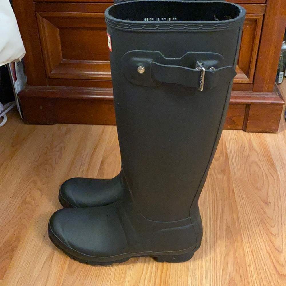 Matte black Hunter boots size 7